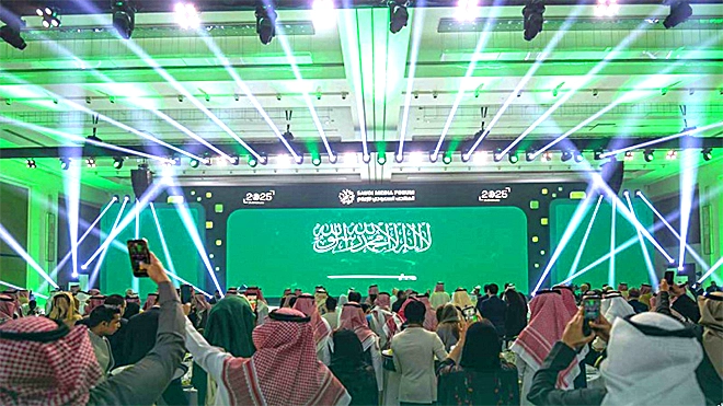 من هو الإعلامي؟